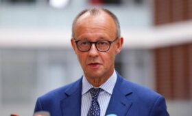 Глава РФПИ Дмитриев поддержал решение Мерца о высылке сирийских беженцев