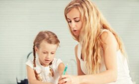 Депутат Милонов предложил ввести зарплату для воспитывающего ребенка родителя