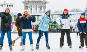 Утренние зарядки будут проводить зимой на катке ВДНХ