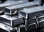 Стоимость серебра превысила 54 доллара впервые в истории