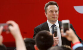 Маск рассказал о запрете администрации Байдена спасать астронавтов с МКС