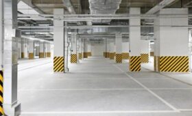 Москва выставила на торги 200 машино-мест в Левобережном районе