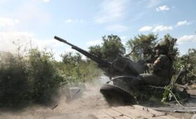 Правкомиссия одобрила запрет на выдворение иностранцев, служащих в ВС РФ