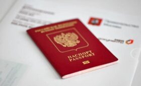 МВД предложило не указывать детей в пятилетних загранпаспортах родителей