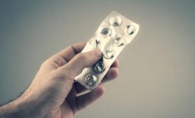 Эксперт Султанов: юридическим лицам грозят большие штрафы за выброс лекарств в мусорку