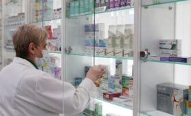 Цены на жизненно важные лекарства могут заморозить в России до 2027 года