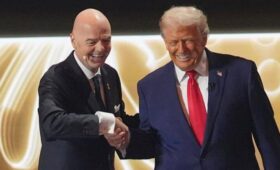 Трампа объявили первым лауреатом премии мира FIFA