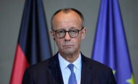 Дмитриев заявил, что Мерц дискредитировал себя воинственной политикой