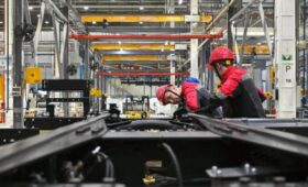 Производство российских грузовиков БАЗ запустили в Санкт-Петербурге