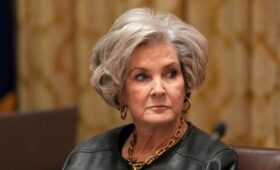 Глава аппарата Белого дома Уайлз заявила, что у Трампа «характер алкоголика»