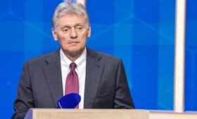 Песков: РФ будет оценивать наработки по Украине на соответствие духу Анкориджа