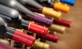 AP: в Таиланде отменили дневной запрет на продажу алкоголя