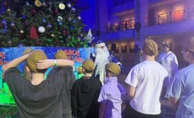 Дети сотрудников МЧС посетили новогодний праздник в Музее Победы