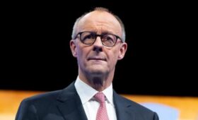 DPA: Мерц покинул переговоры делегации США и Зеленского в Берлине