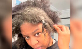 Американка обнаружила в волосах моль после того, как не мыла их год