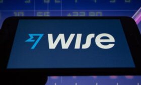 Платежная система Wise заблокировала карты россиянам без европейского ВНЖ