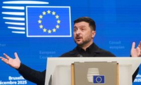 Зеленский отказался внести в конституцию Украины пункт о невступлении в НАТО