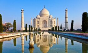 Россия и Индия обсуждают запуск безвизового группового туризма