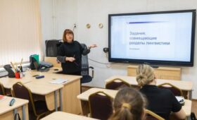 В Госдуме предложили установить ставку для учителей не меньше двух МРОТ