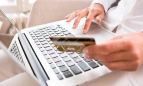 В НСПК заявили о снижении в России доли контактных платежей по карте «Мир»