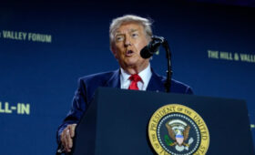 Трамп пригрозил Ирану серьезными последствиями за возобновление ядерной программы