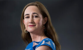 Умерла автор серии романов «Шопоголик» Софи Кинселла