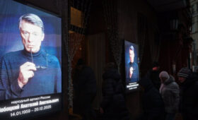 Прощание с актером Лобоцким началось в Театре Маяковского