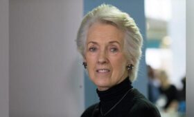 Британская писательница Джоанна Троллоп скончалась в возрасте 82 лет