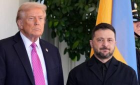 «Газета.ру»: Украина настаивает на организации личной встречи Зеленского и Трампа