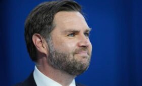 Вэнс рассказал, как Трамп купил ему и Рубио новую обувь