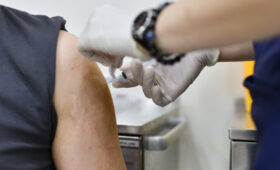 Прививка от ВПЧ может стать бесплатной для россиян к 2027 году