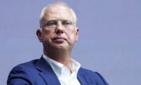 ТАСС: Дмитриев направился на второй день переговоров с США с «позитивным настроем»