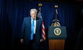 Белый дом: Трампа отправили на МРТ из-за преклонного возраста