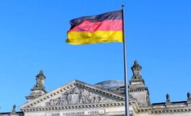 Politico: ФРГ является главным обеспечителем кредита Украине за счет активов России