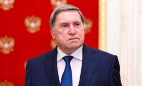 Ушаков заявил, что идея встречи России, США и Украины не прорабатывается