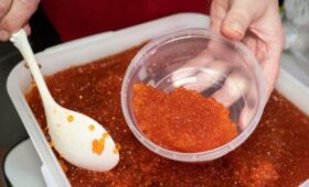 Россияне стали чаще покупать красную икру по полкило