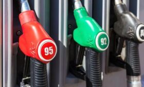 Петербургская биржа: сезонный рост потребления бензина привел к росту цен