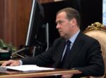 Медведев пригрозил Зеленскому после атаки ВСУ на резиденцию Путина