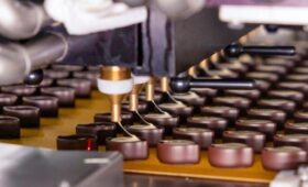 В России могут запретить свободную продажу алкогольных конфет