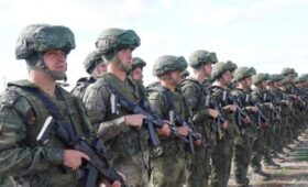 Медведев сообщил о поступлении более 400 тыс контрактников в армию РФ с начала года