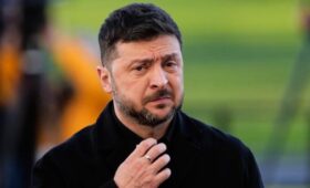 Зеленский назвал несправедливыми требования США покинуть Донбасс