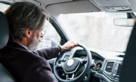 В Госдуме выступили против ограничений на вождение для пожилых