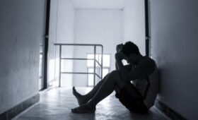 В РФ призвали ввести принудительную эмансипацию агрессивных подростков