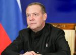 Медведев назвал нацстратегию США «попыткой разворота корабля»