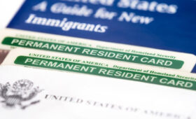 США объявили о приостановке программы розыгрыша грин-карт