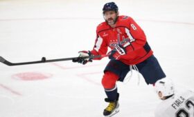 Хоккеист Овечкин занял второе место в рейтинге российских снайперов НХЛ
