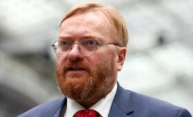 Депутат Госдумы Милонов назвал обезьянами участников игры «Тайный Санта»