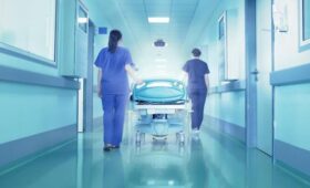 Fox News: американец умер от заболевания легких, связанного с кухонными столешницами