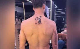 Футболист «Манчестер Сити» сделал татуировку с надписью на русском языке