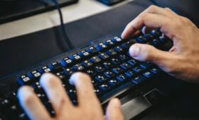 В «Ростелекоме» сообщили об отражении кибератак на сайт прямой линии с Путиным